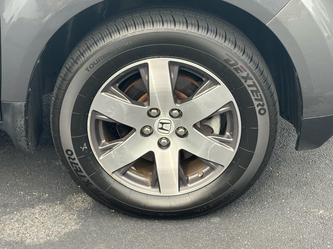 Honda Pilot Touring 4WD 5-Spd AT with DVD 2013