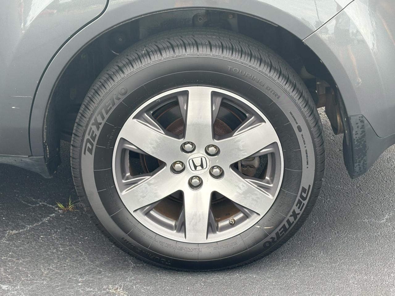 Honda Pilot Touring 4WD 5-Spd AT with DVD 2013