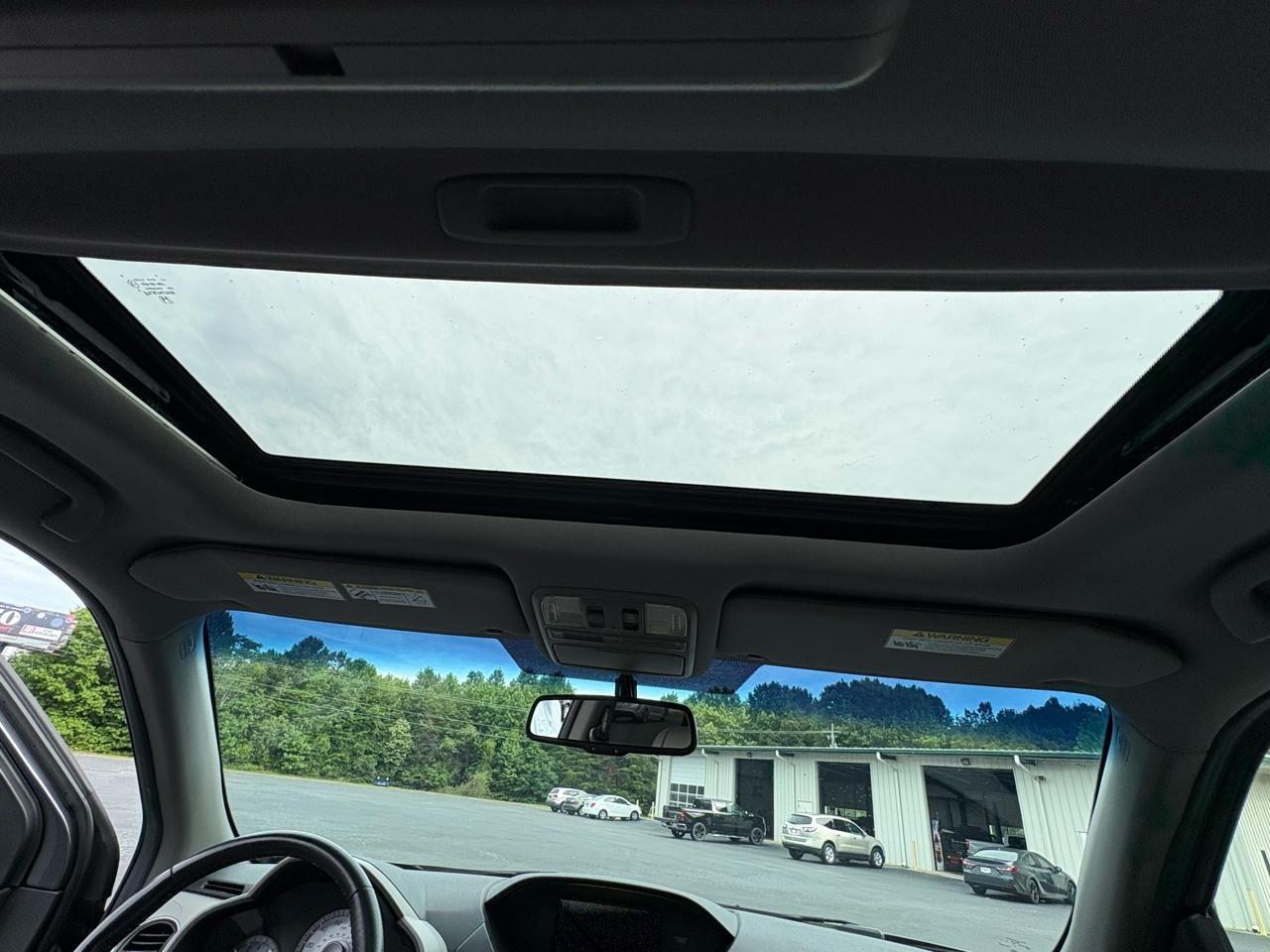 Honda Pilot Touring 4WD 5-Spd AT with DVD 2013