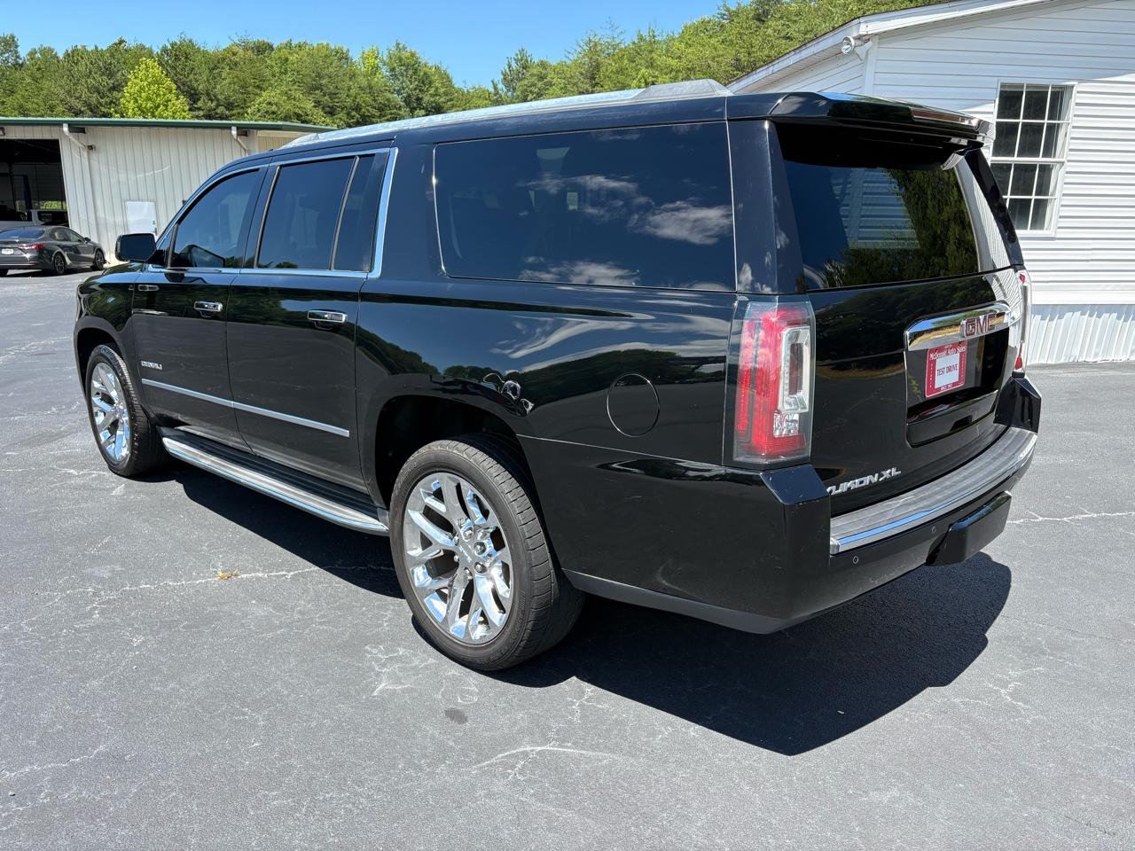 GMC Yukon XL Denali 4WD 2016
