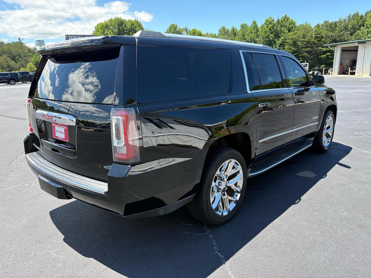GMC Yukon XL Denali 4WD 2016