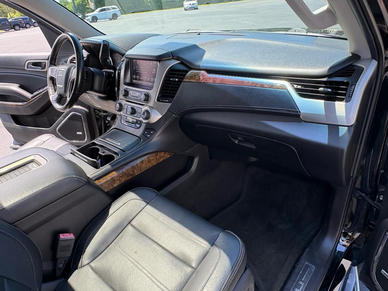 GMC Yukon XL Denali 4WD 2016