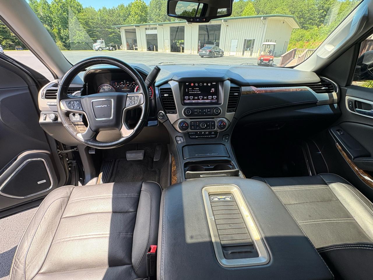 GMC Yukon XL Denali 4WD 2016