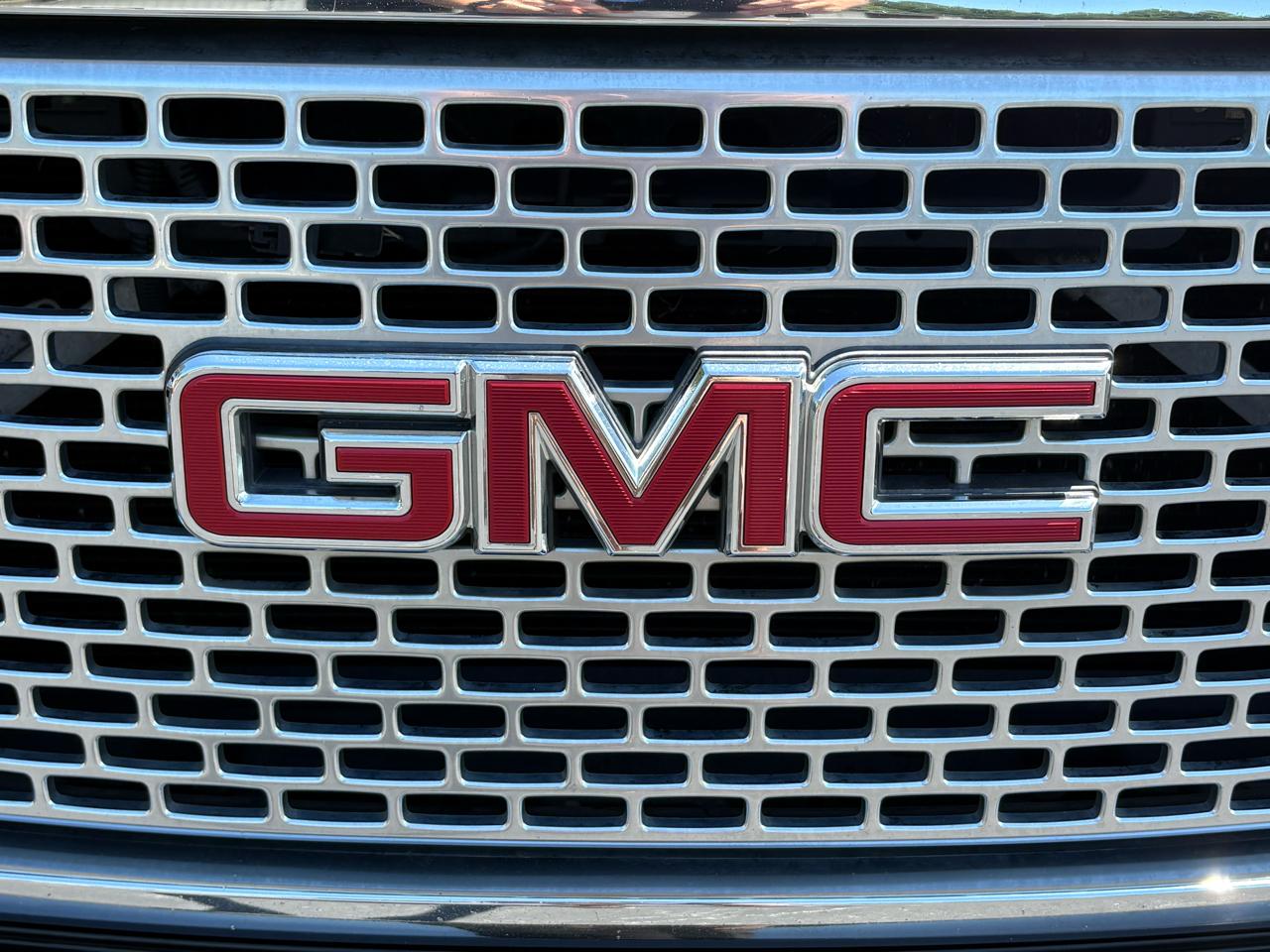GMC Yukon XL Denali 4WD 2016