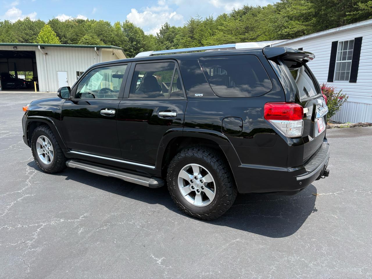 Toyota 4Runner SR5 2WD 2011
