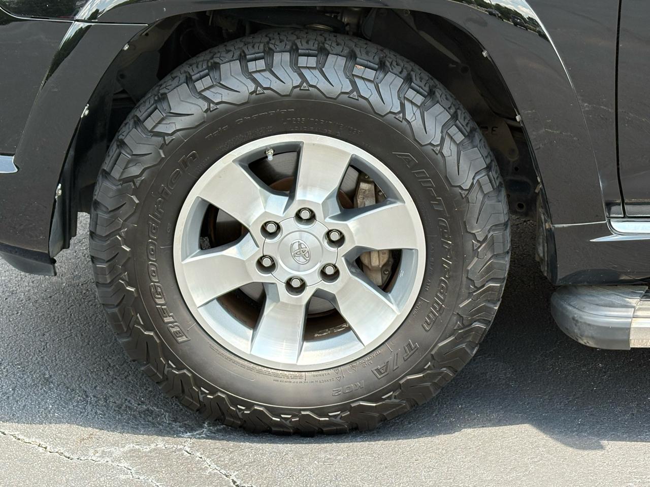 Toyota 4Runner SR5 2WD 2011