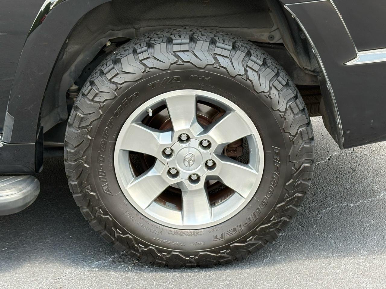 Toyota 4Runner SR5 2WD 2011