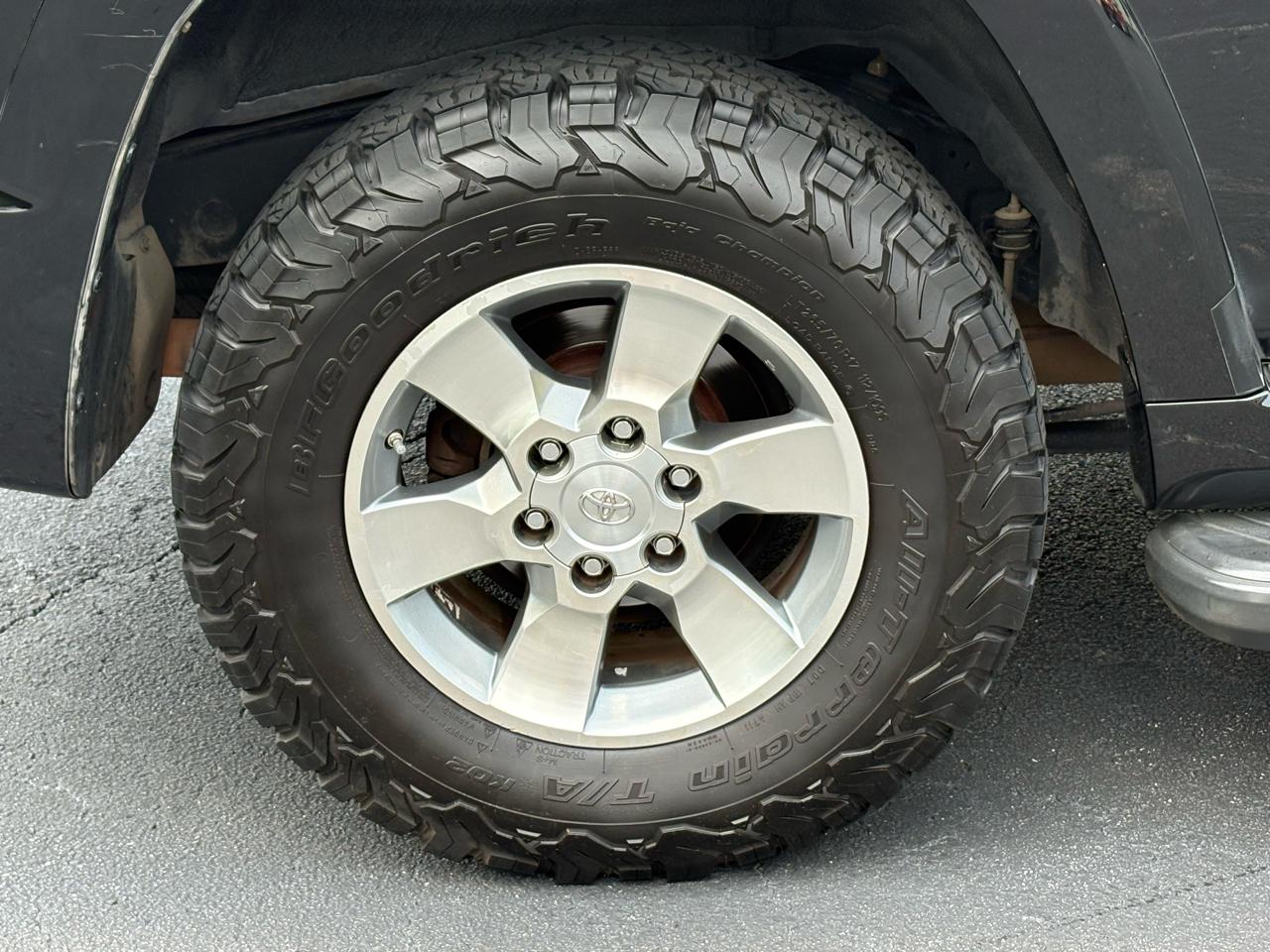 Toyota 4Runner SR5 2WD 2011