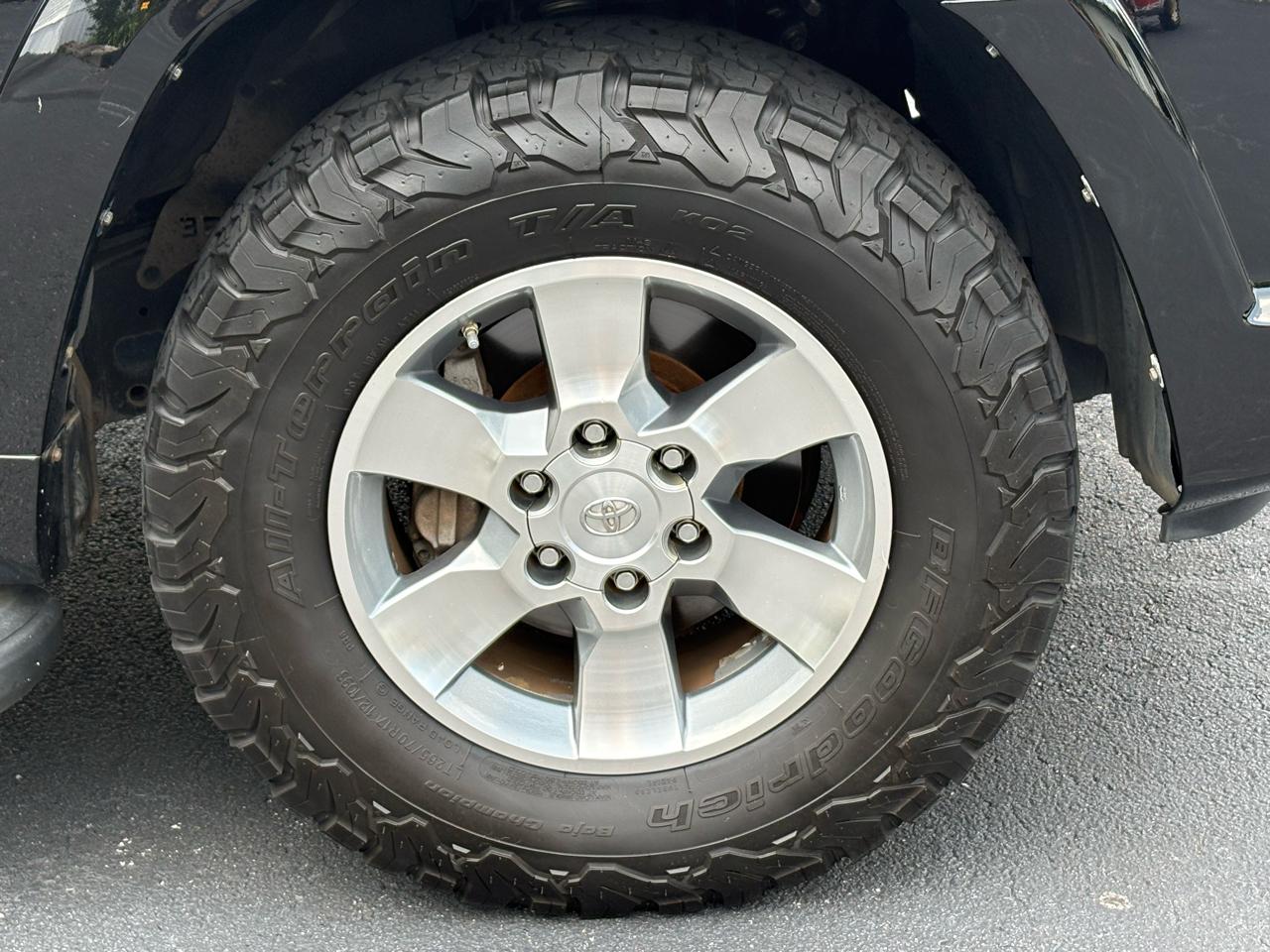 Toyota 4Runner SR5 2WD 2011