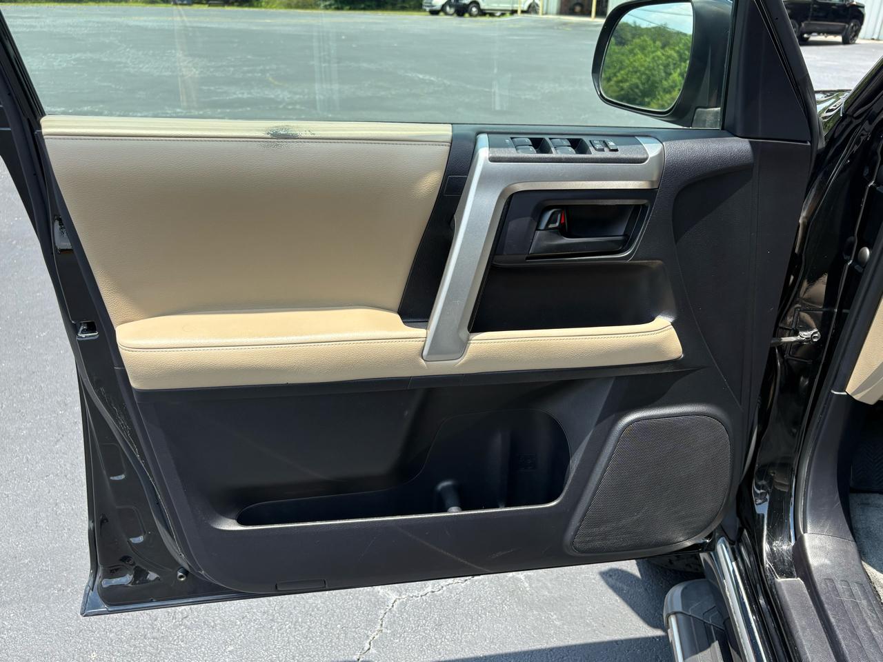 Toyota 4Runner SR5 2WD 2011