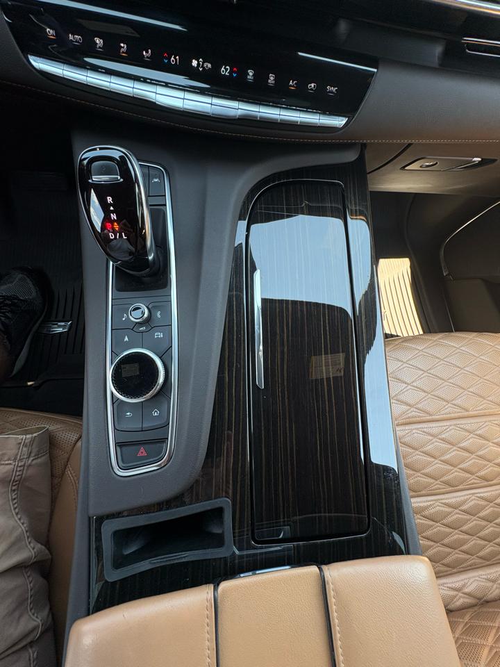 Cadillac Escalade Premium Luxury AWD 2021
