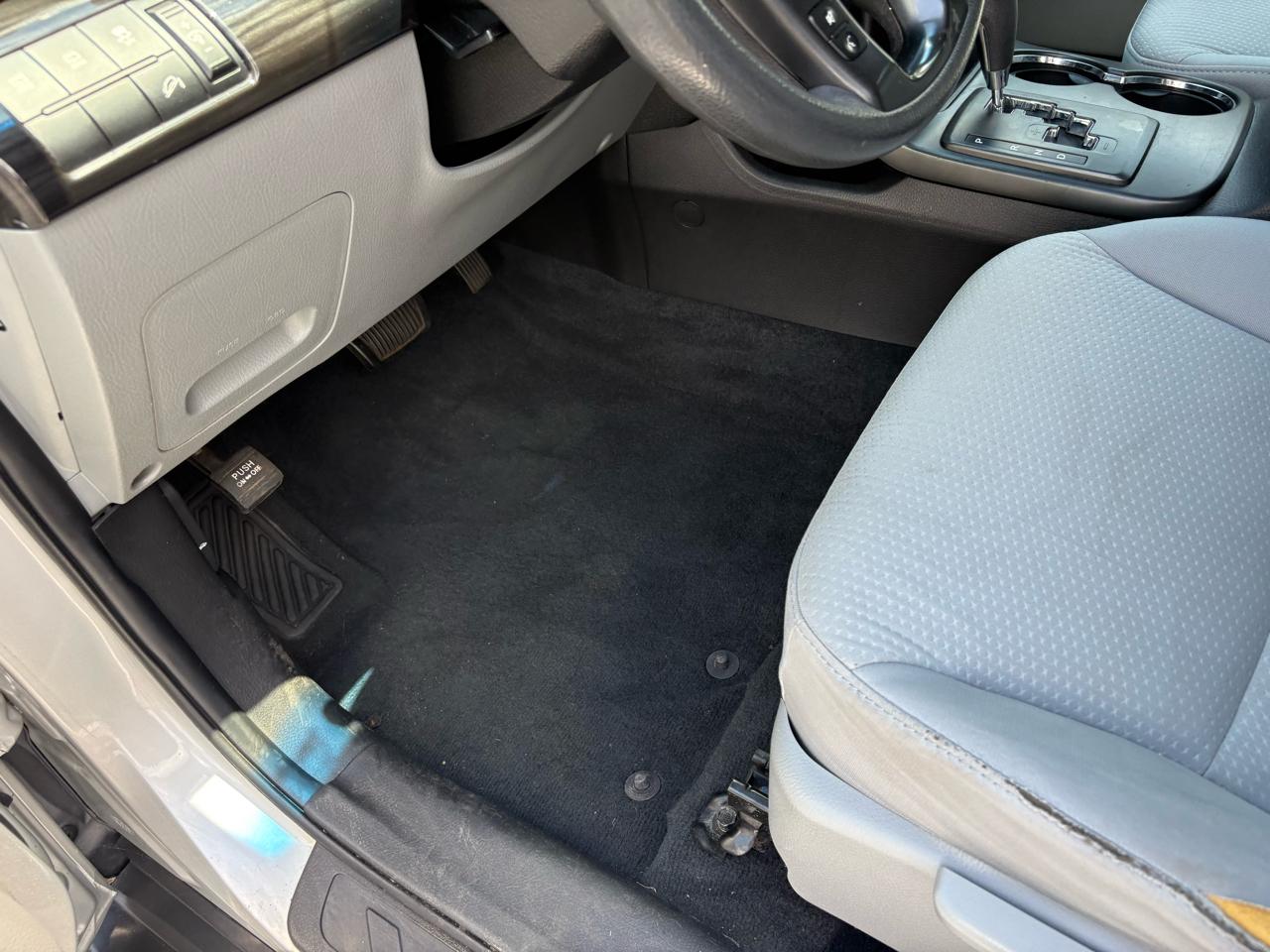 Kia Sorento LX 2WD 2011
