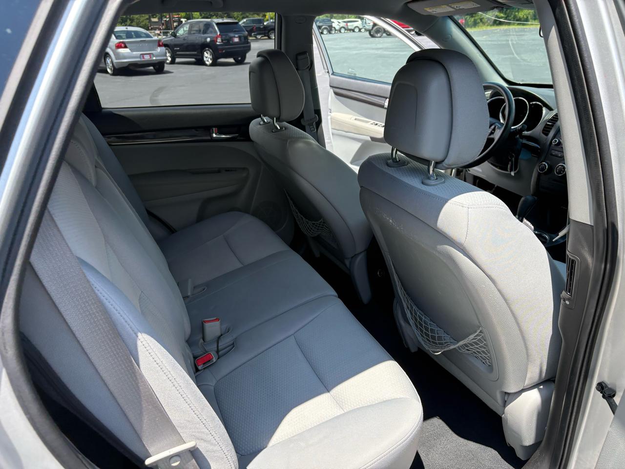 Kia Sorento LX 2WD 2011