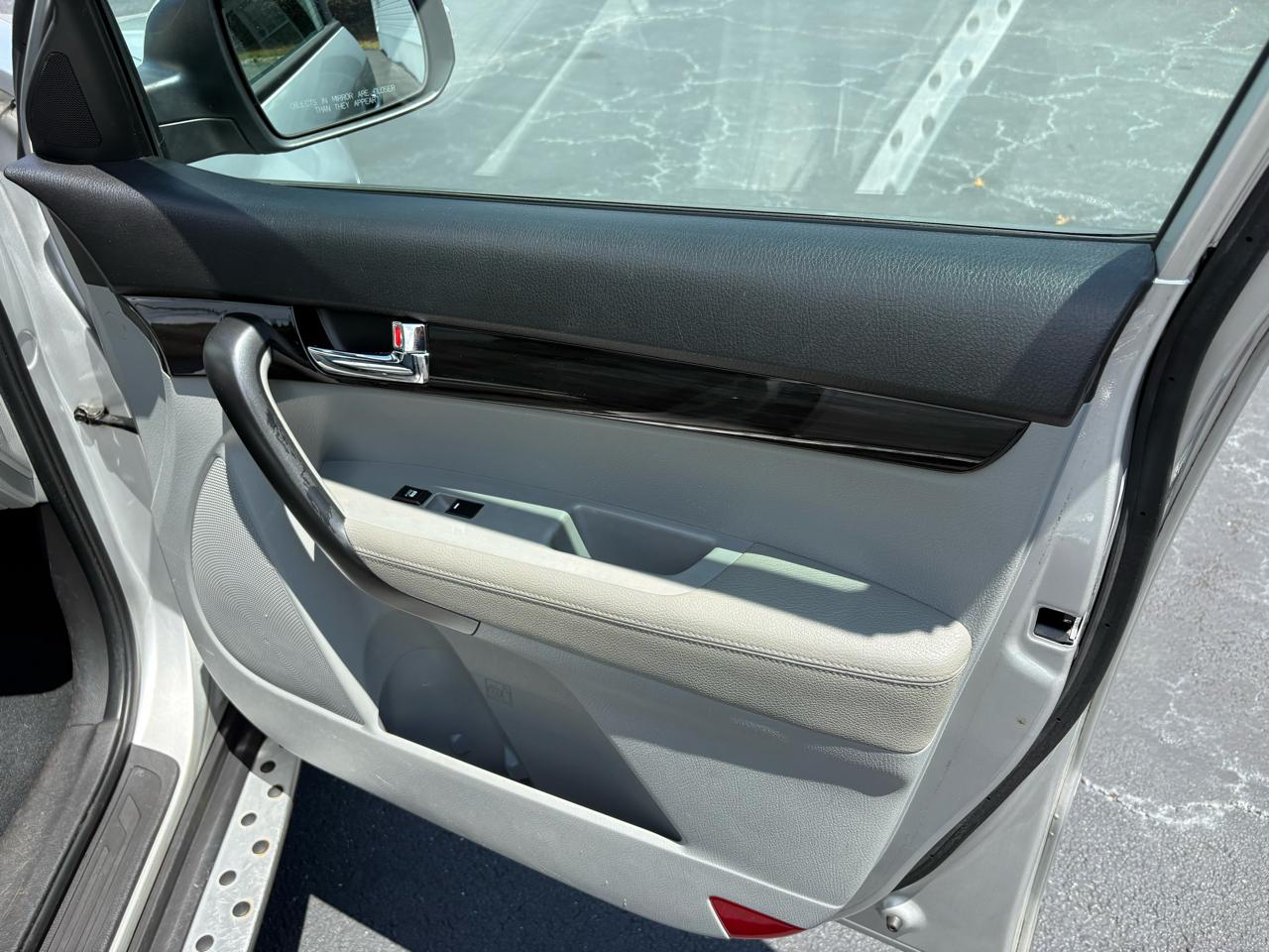 Kia Sorento LX 2WD 2011