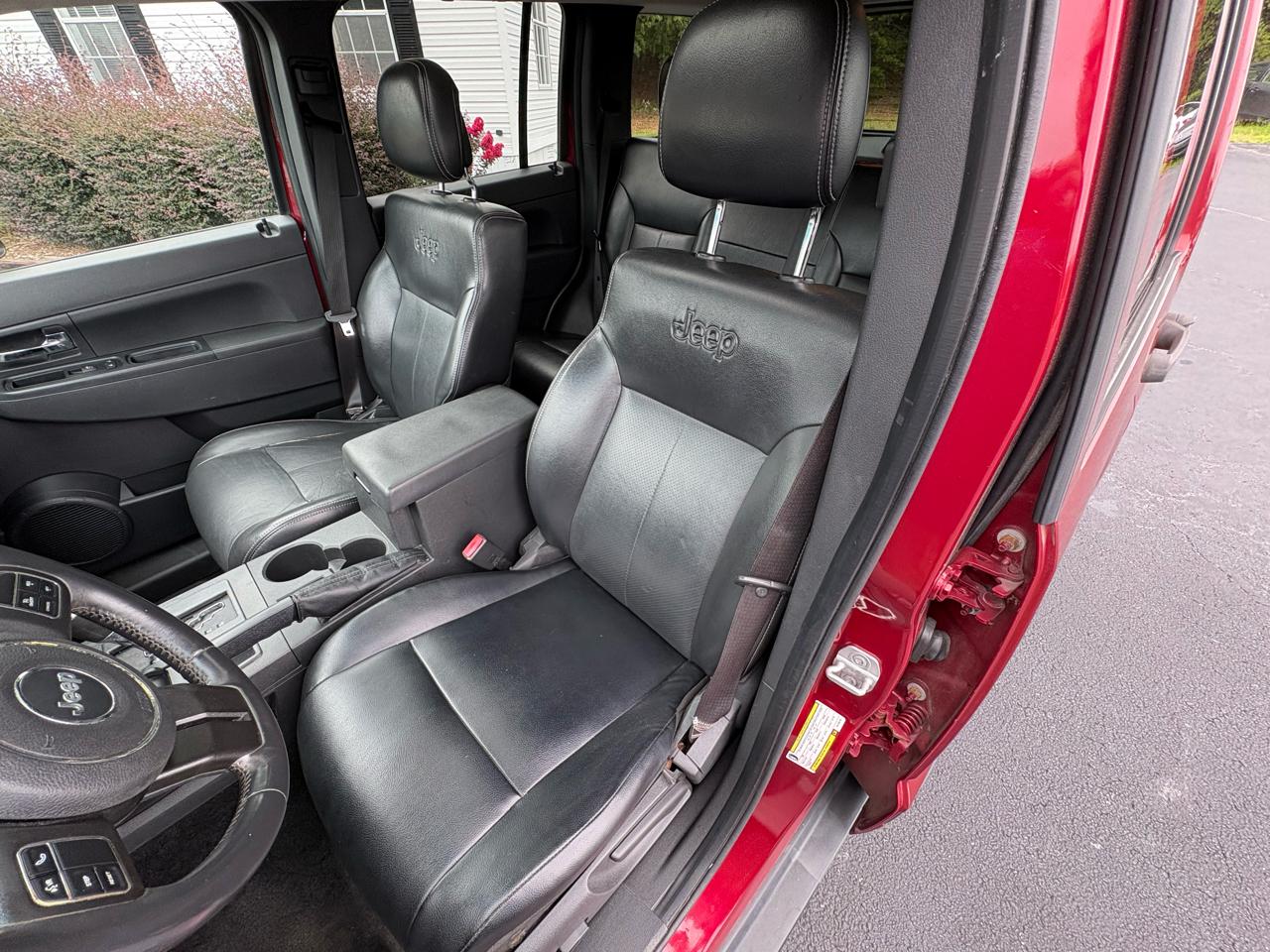Jeep Liberty Sport 4WD 2012