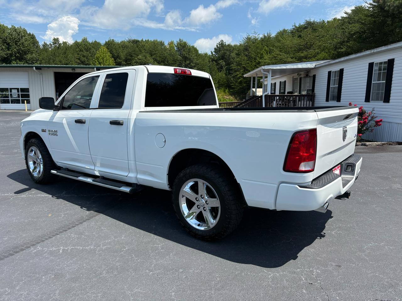 RAM 1500 Tradesman Quad Cab 4WD 2016