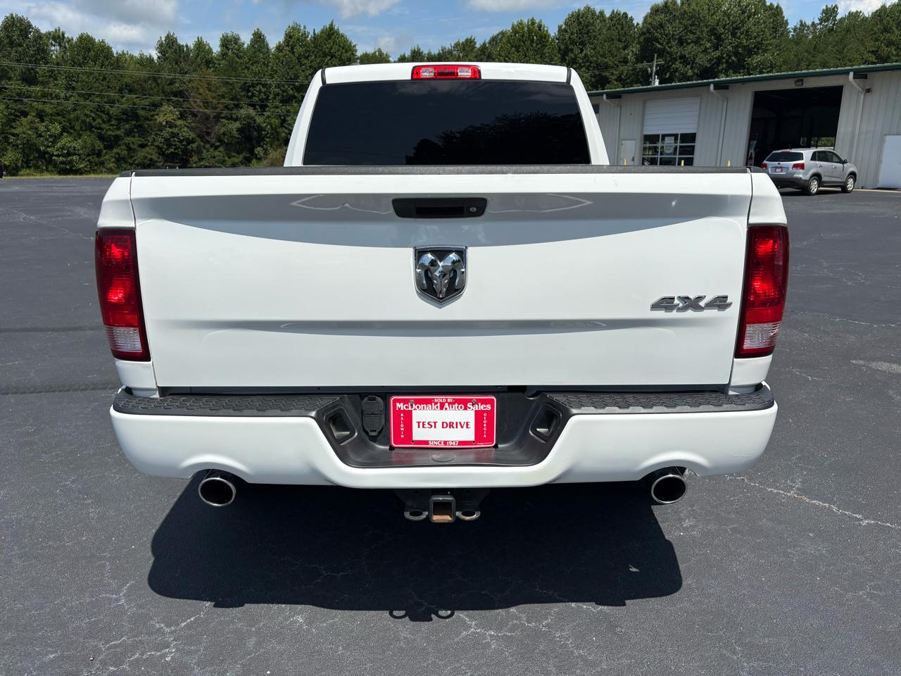 RAM 1500 Tradesman Quad Cab 4WD 2016