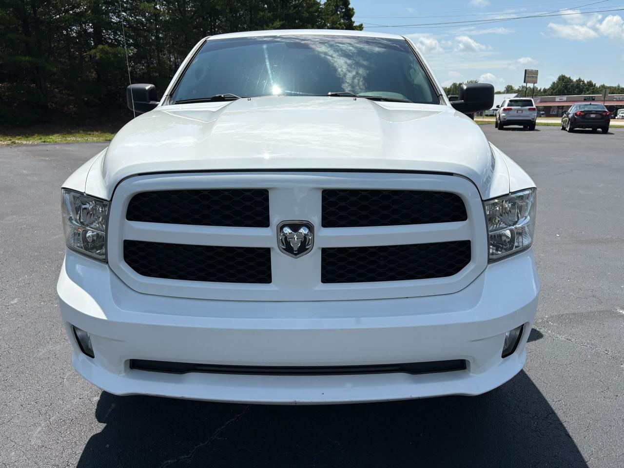RAM 1500 Tradesman Quad Cab 4WD 2016