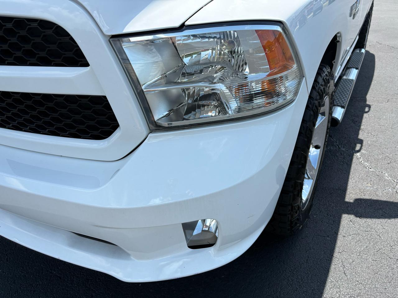 RAM 1500 Tradesman Quad Cab 4WD 2016