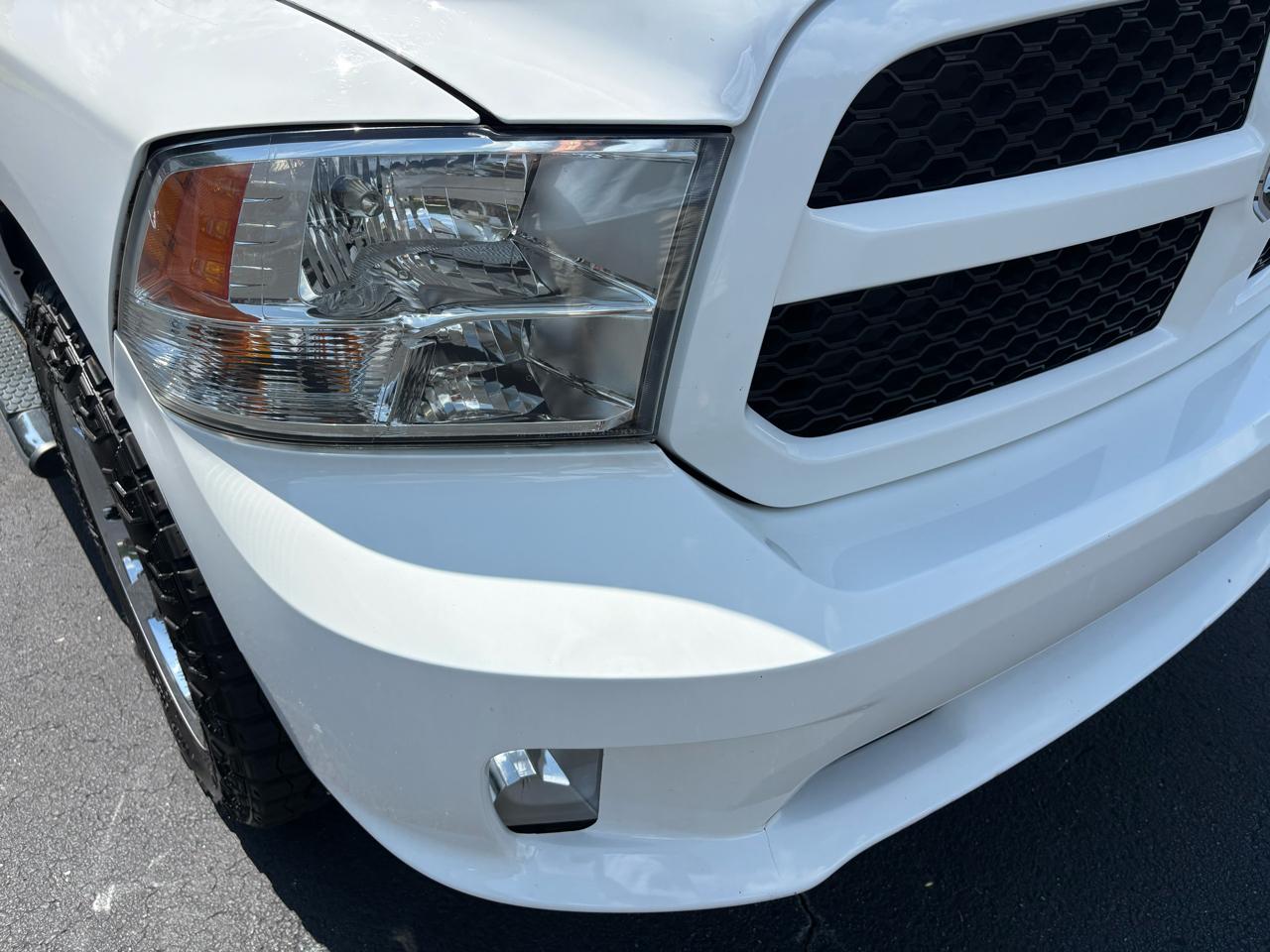 RAM 1500 Tradesman Quad Cab 4WD 2016