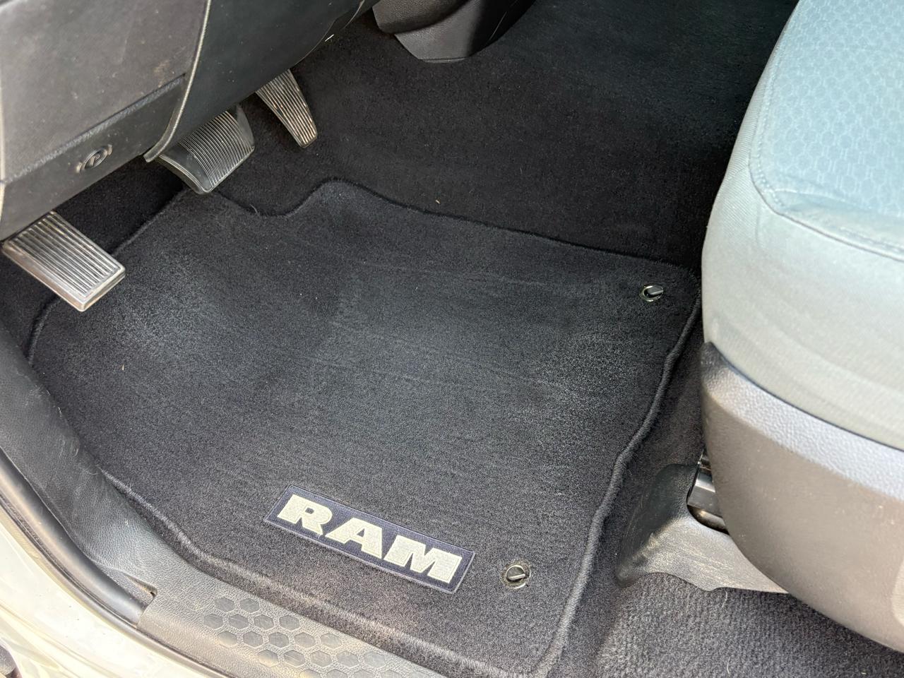 RAM 1500 Tradesman Quad Cab 4WD 2016