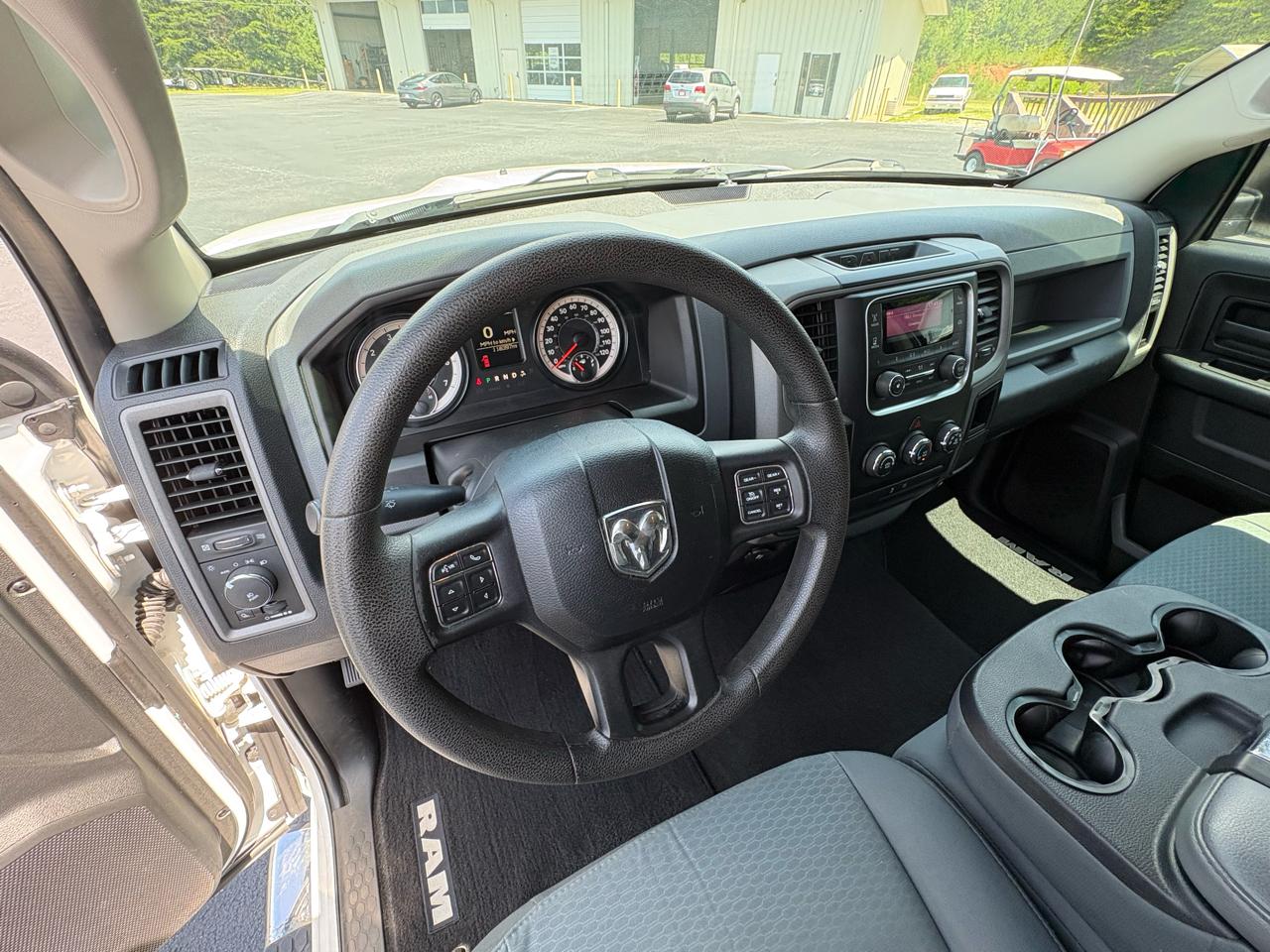 RAM 1500 Tradesman Quad Cab 4WD 2016