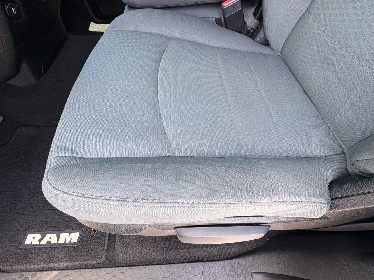 RAM 1500 Tradesman Quad Cab 4WD 2016