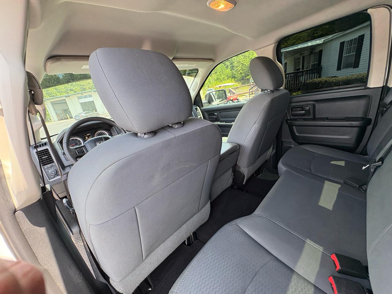 RAM 1500 Tradesman Quad Cab 4WD 2016
