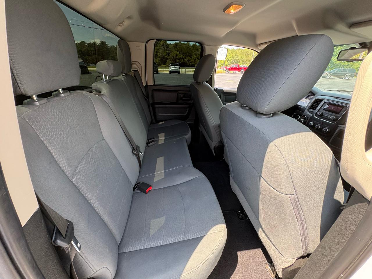 RAM 1500 Tradesman Quad Cab 4WD 2016