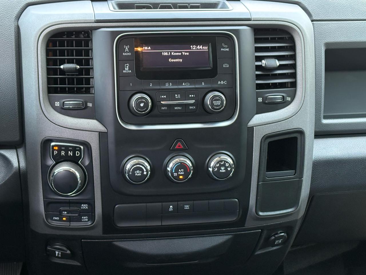 RAM 1500 Tradesman Quad Cab 4WD 2016