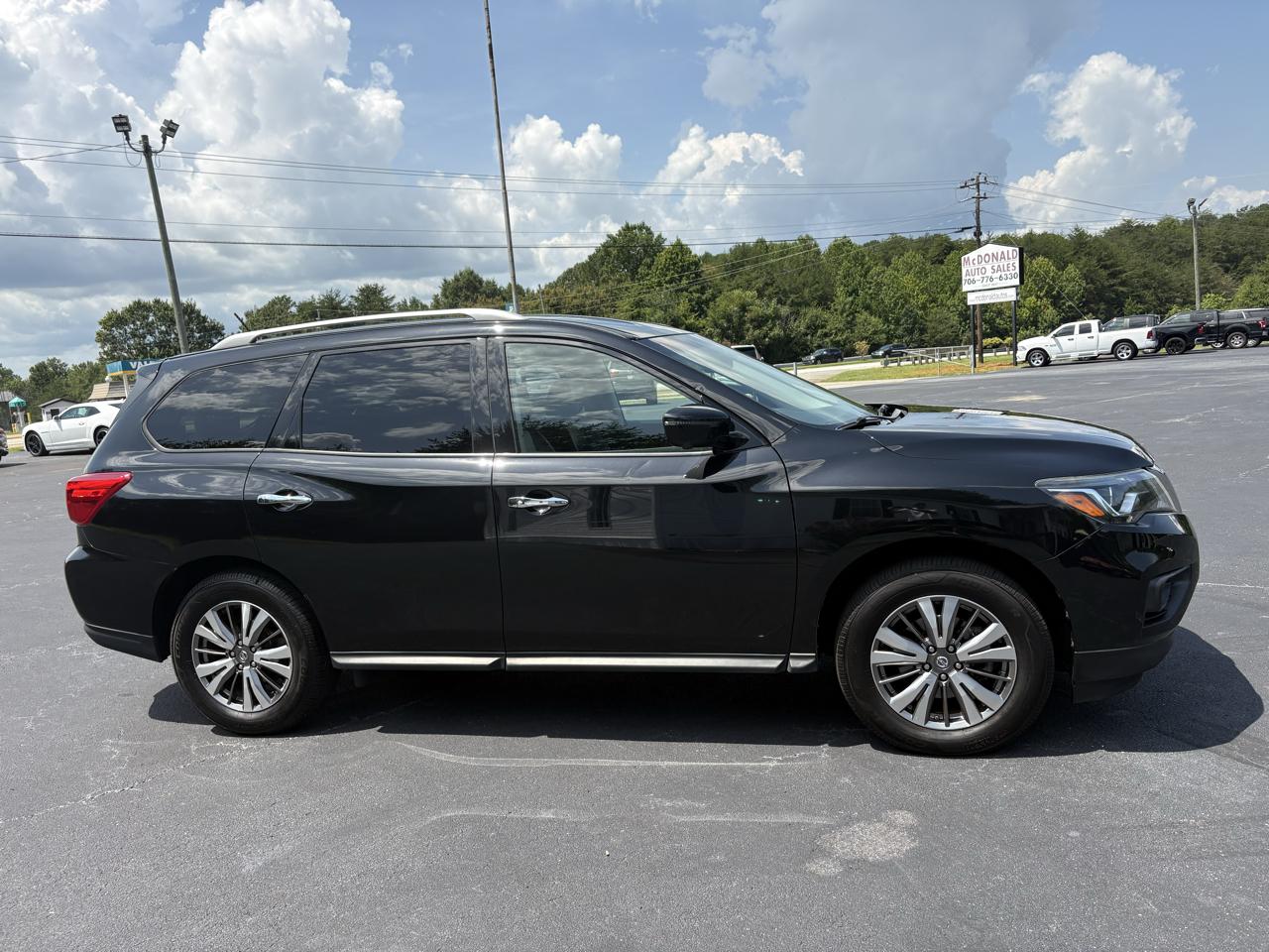 Nissan Pathfinder SL 4WD 2018