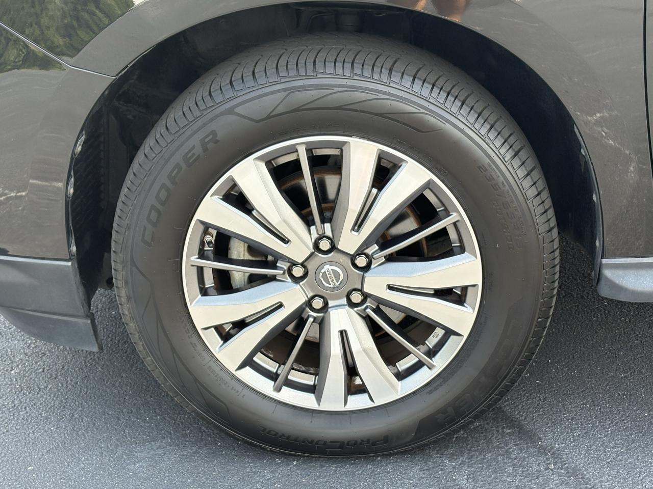 Nissan Pathfinder SL 4WD 2018
