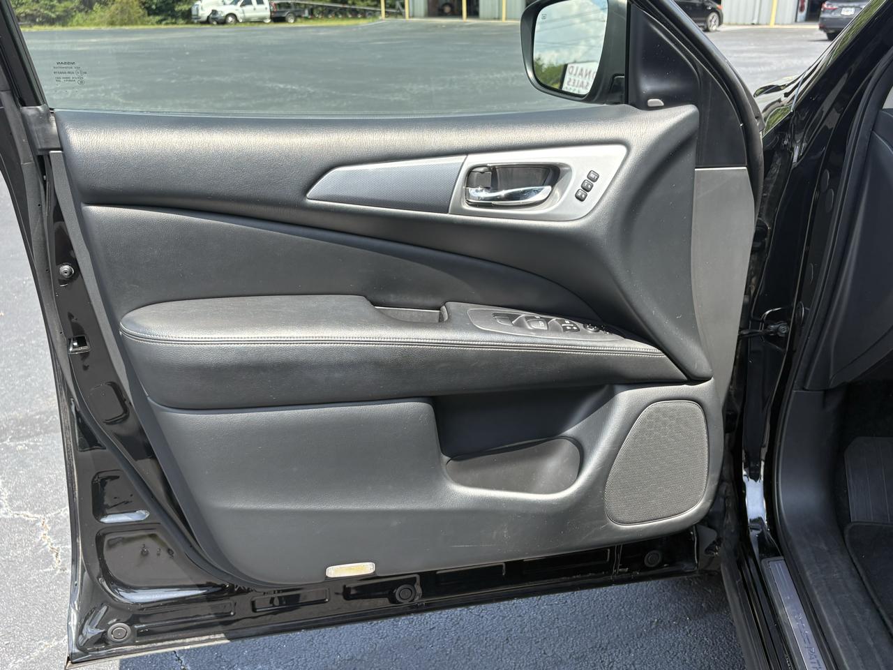 Nissan Pathfinder SL 4WD 2018
