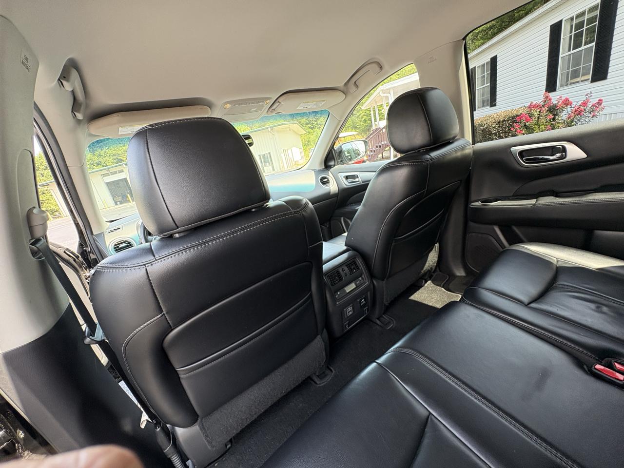 Nissan Pathfinder SL 4WD 2018