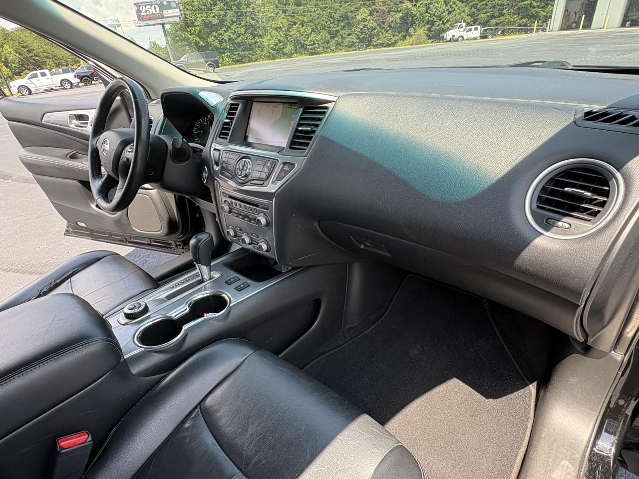 Nissan Pathfinder SL 4WD 2018