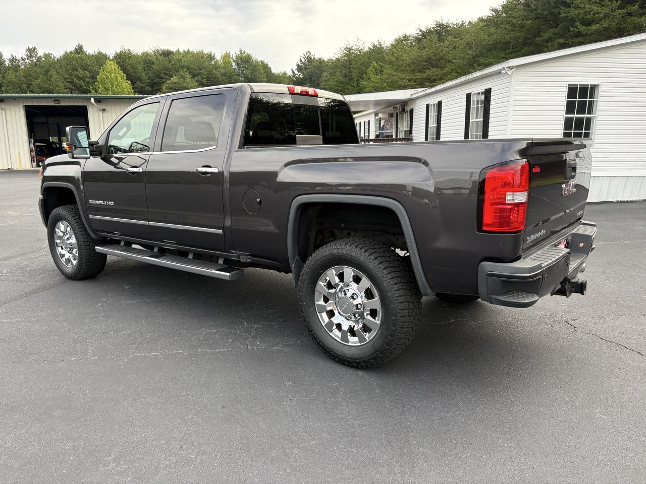 GMC Sierra 2500HD Denali Crew Cab 4WD 2016