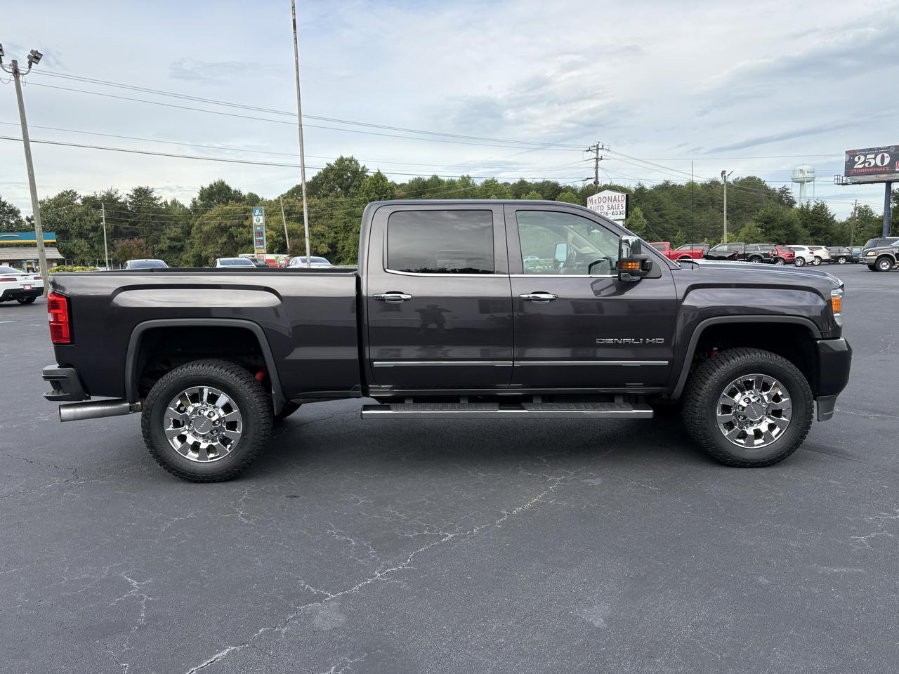 GMC Sierra 2500HD Denali Crew Cab 4WD 2016