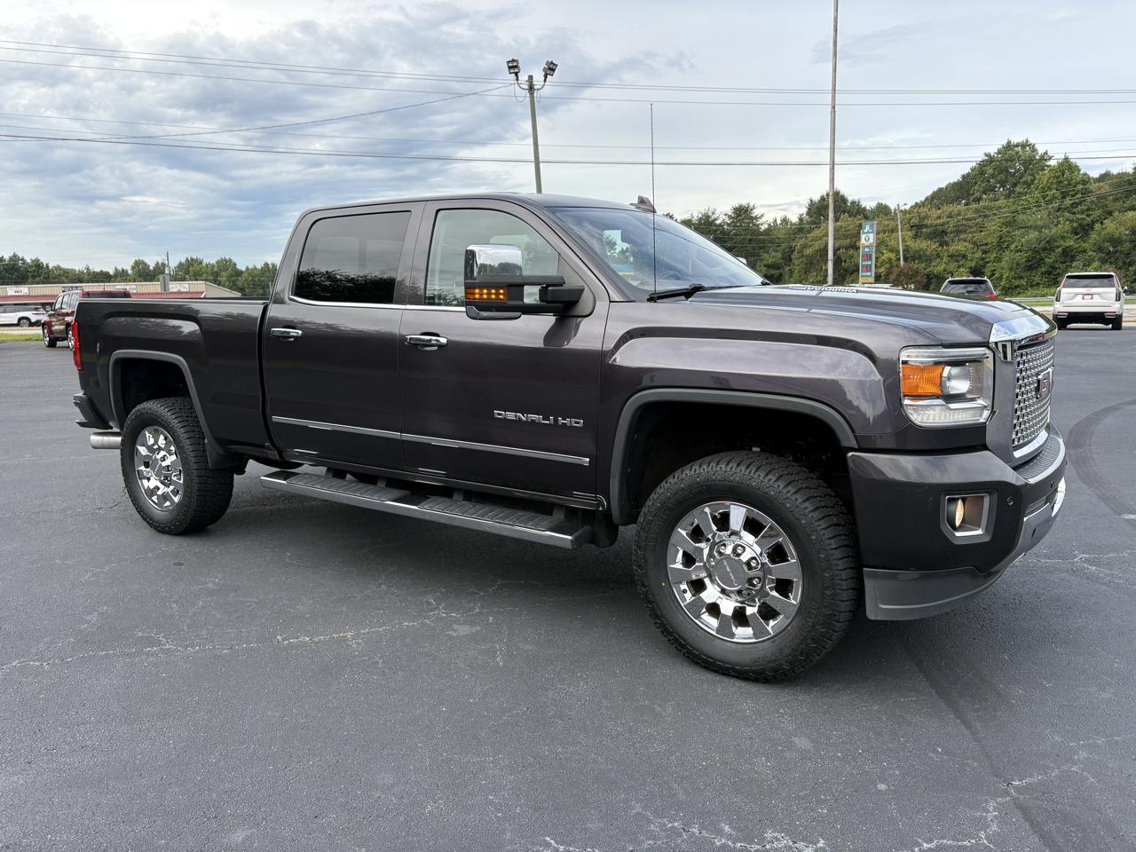 GMC Sierra 2500HD Denali Crew Cab 4WD 2016