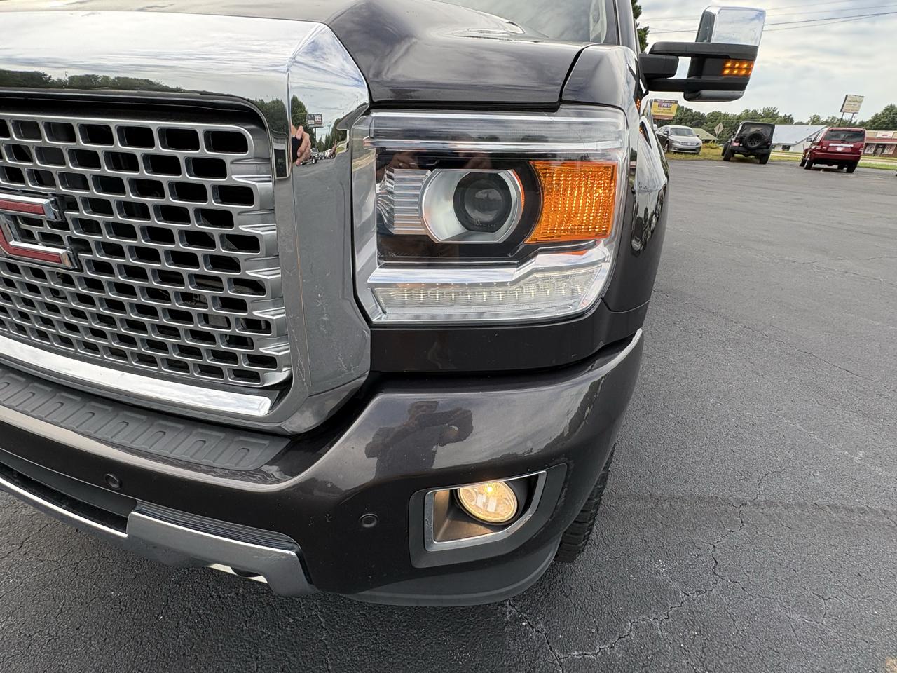 GMC Sierra 2500HD Denali Crew Cab 4WD 2016
