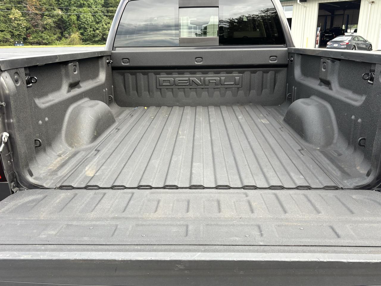 GMC Sierra 2500HD Denali Crew Cab 4WD 2016