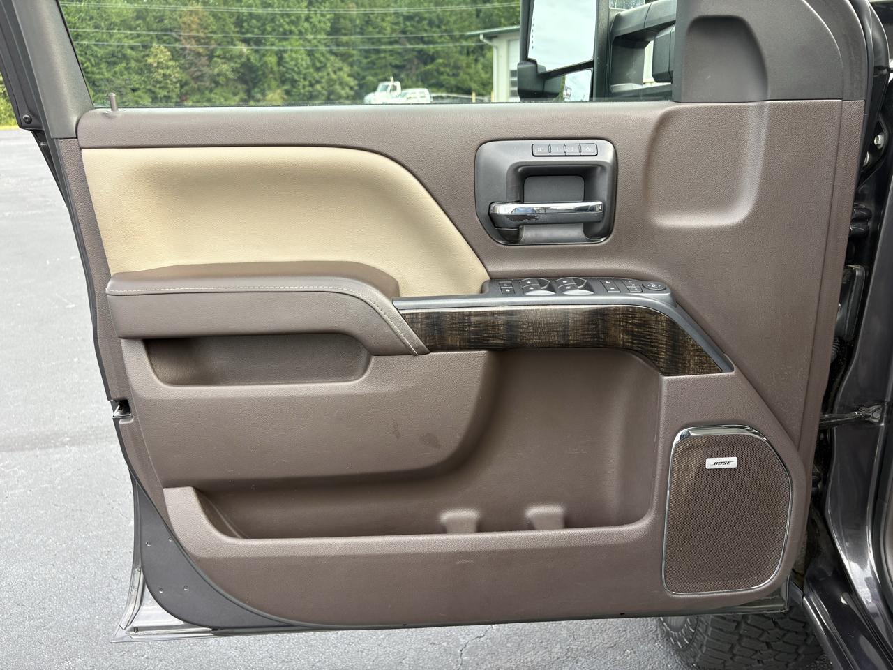 GMC Sierra 2500HD Denali Crew Cab 4WD 2016