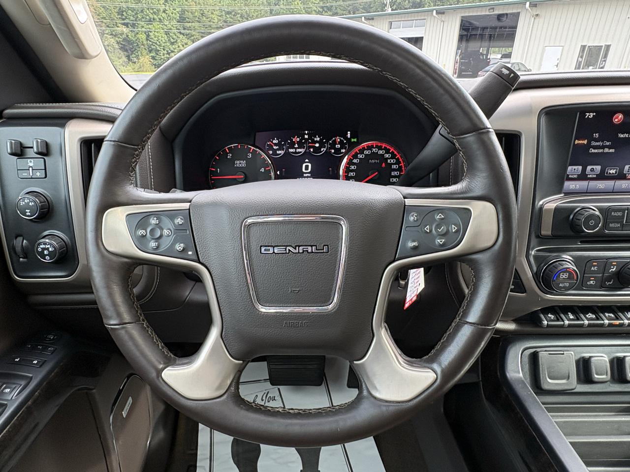 GMC Sierra 2500HD Denali Crew Cab 4WD 2016