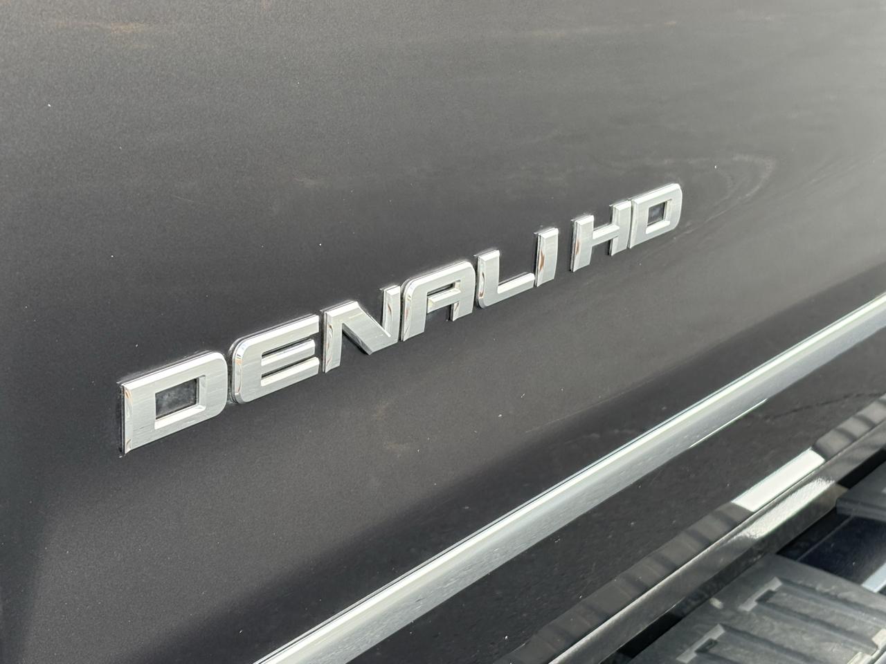 GMC Sierra 2500HD Denali Crew Cab 4WD 2016