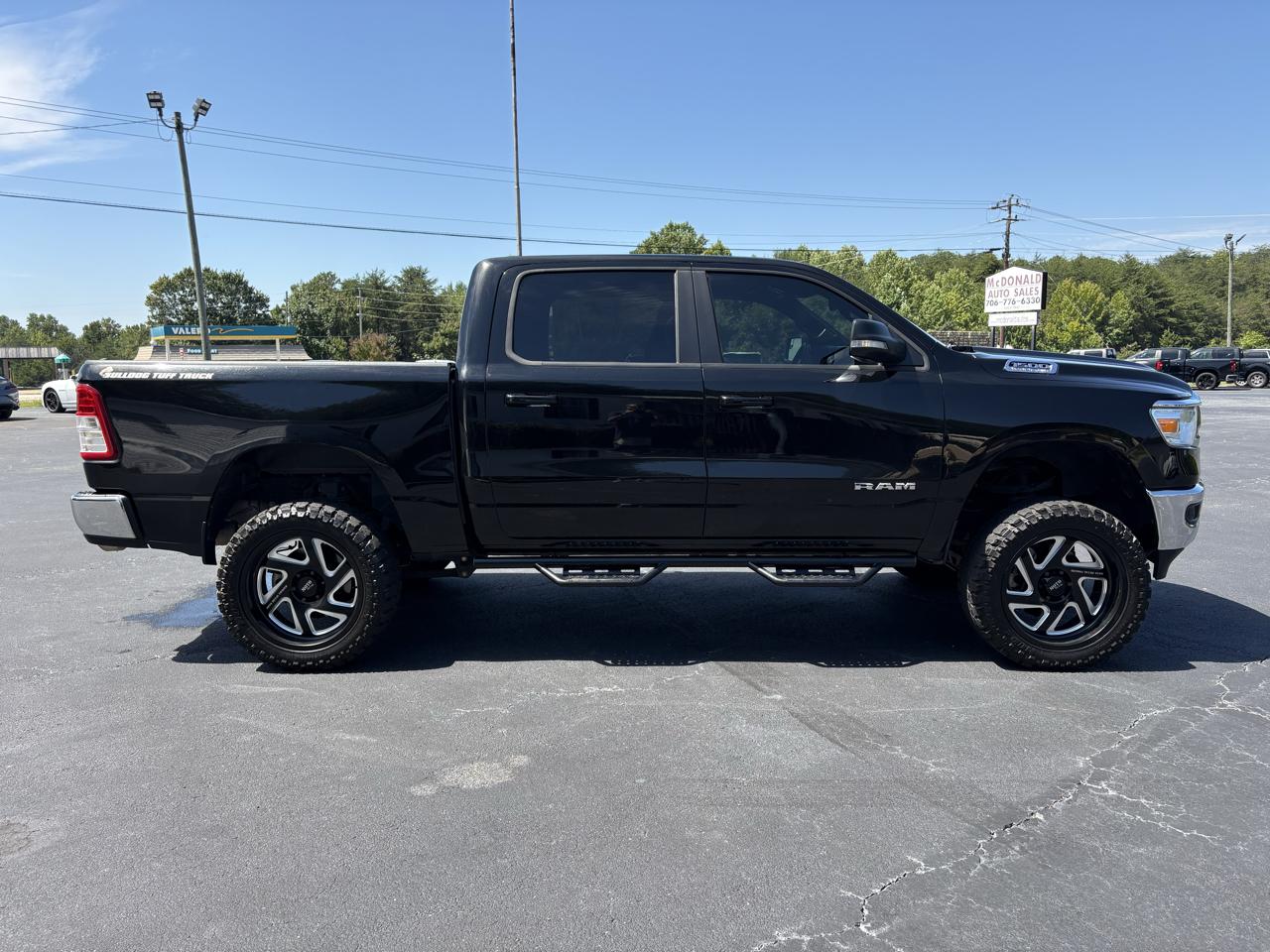 RAM 1500 Big Horn Crew Cab SWB 4WD 2021