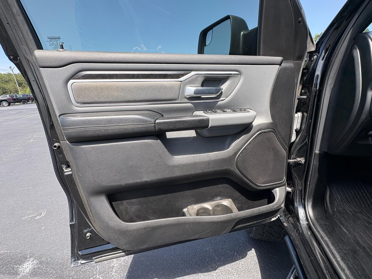 RAM 1500 Big Horn Crew Cab SWB 4WD 2021