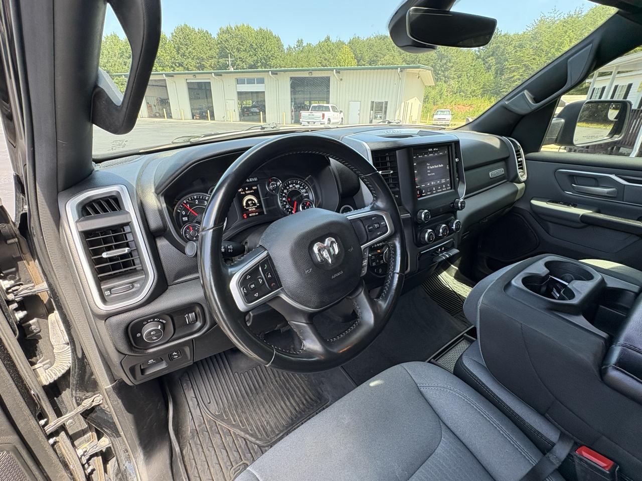 RAM 1500 Big Horn Crew Cab SWB 4WD 2021