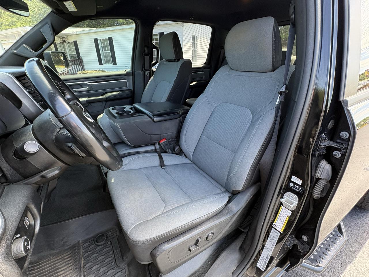 RAM 1500 Big Horn Crew Cab SWB 4WD 2021