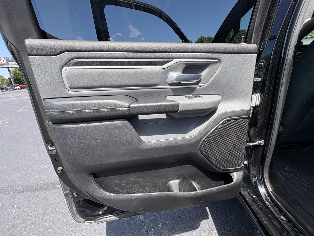 RAM 1500 Big Horn Crew Cab SWB 4WD 2021