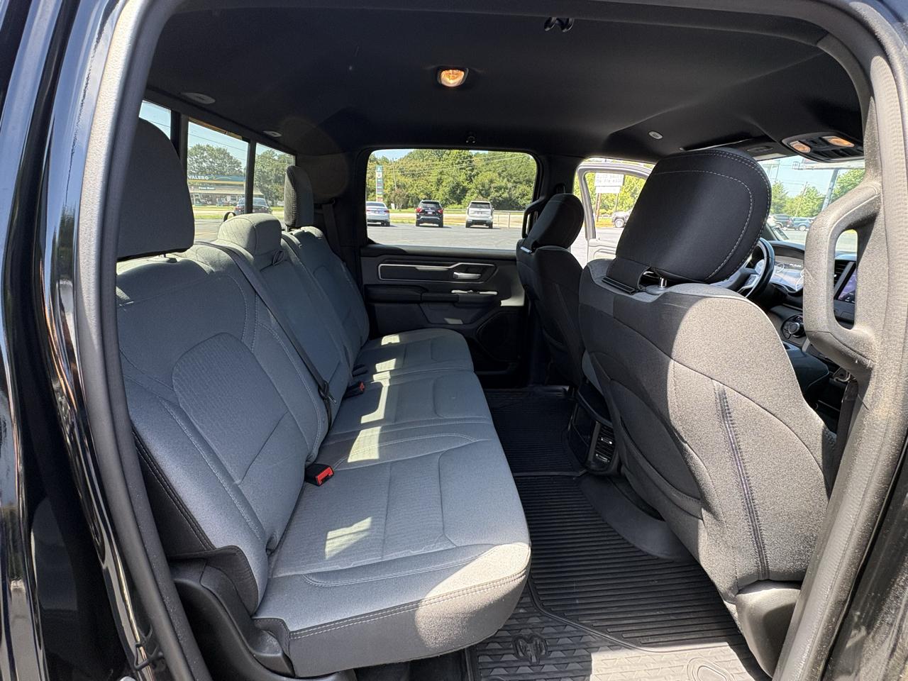 RAM 1500 Big Horn Crew Cab SWB 4WD 2021