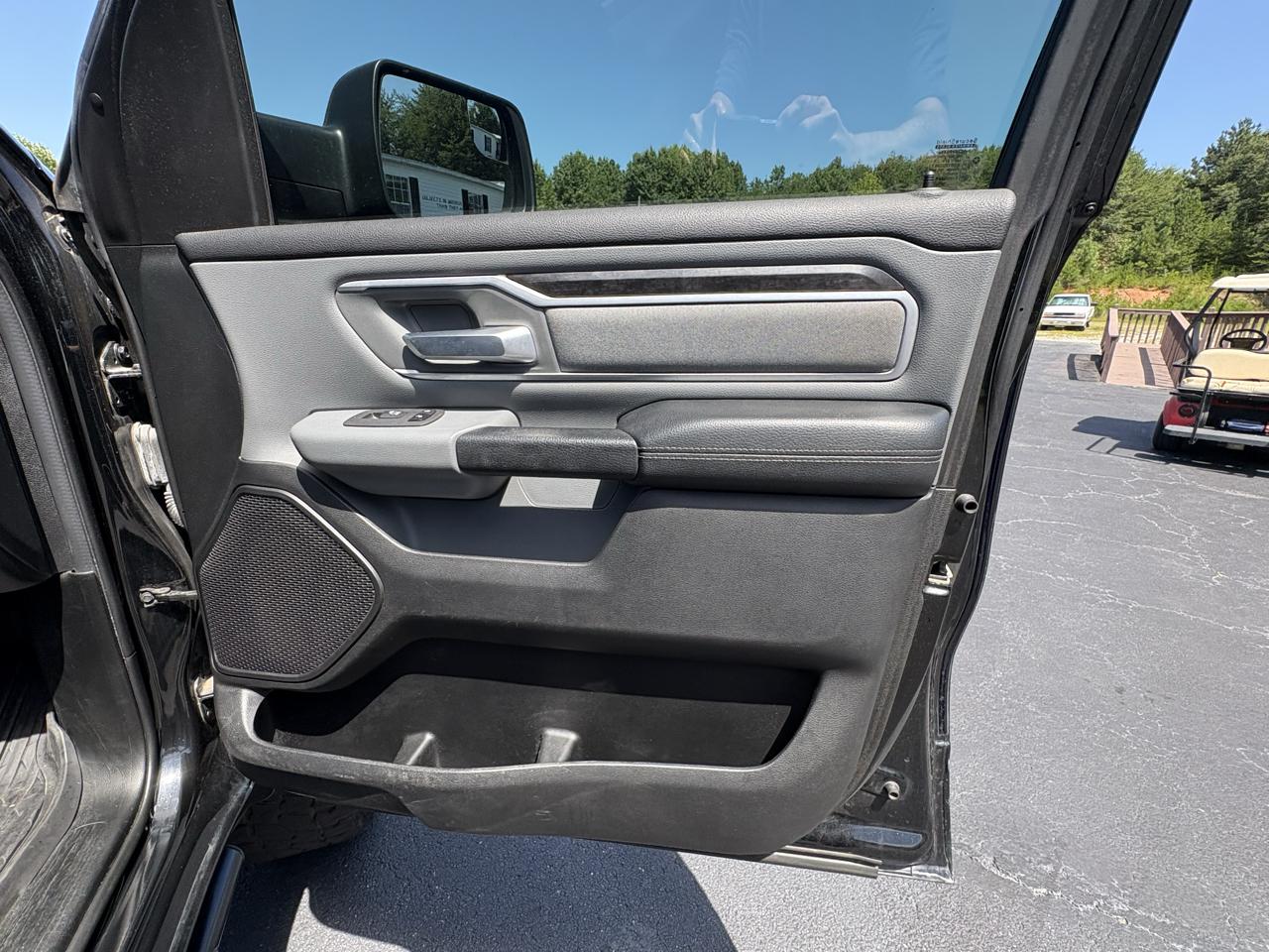 RAM 1500 Big Horn Crew Cab SWB 4WD 2021